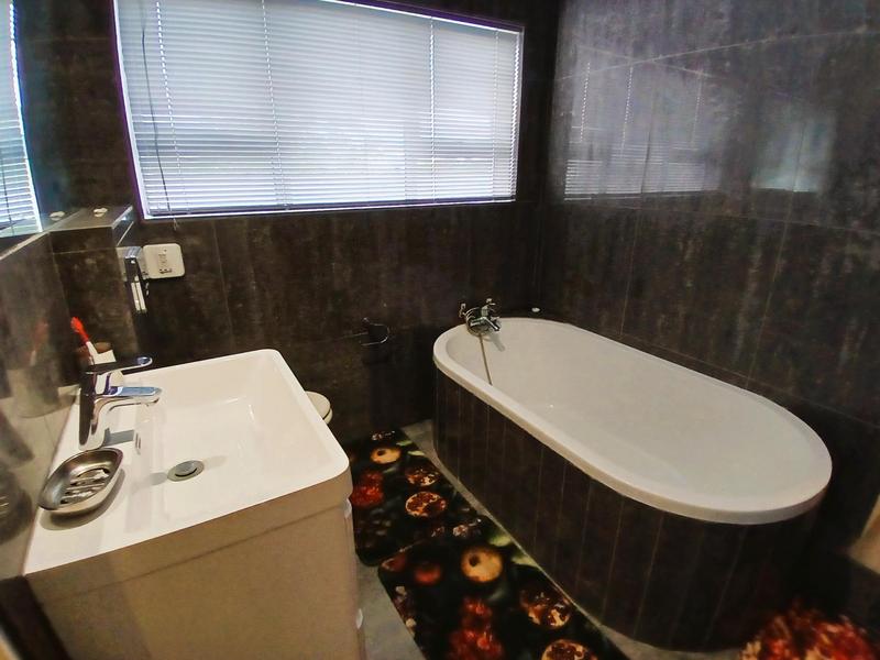 4 Bedroom Property for Sale in Stilbaai Wes Western Cape